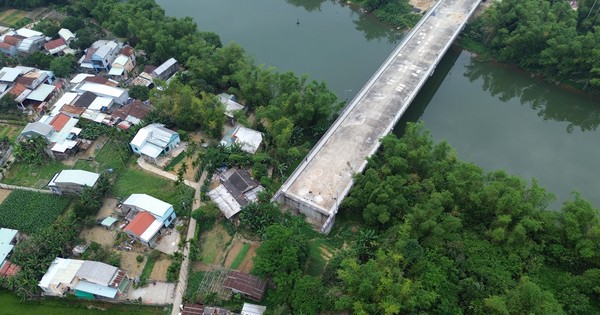 Cầu trăm tỷ chơi vơi không đường dẫn