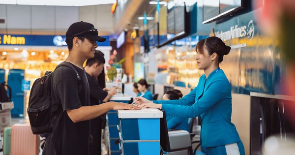 Từ 19/4, hành khách đi Vietnam Airlines có thể không cần xuất trình giấy tờ, vì sao?