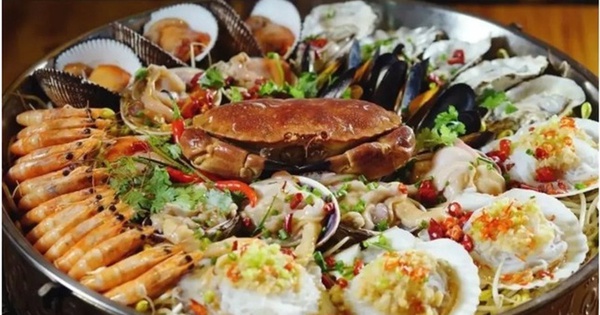 Mang cơm đi làm, hãy tránh 4 loại thực phẩm để qua đêm này