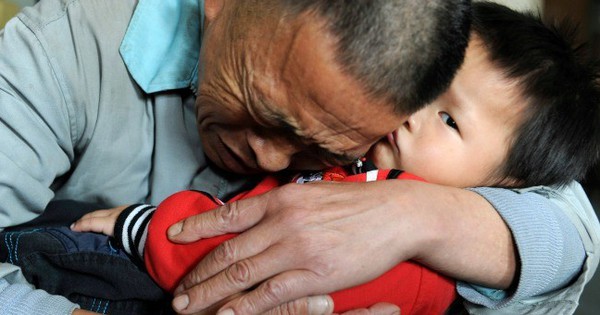 Bé trai 8 tháng tuổi bị bắt cóc: Ông nội sống trong uất hận rồi qua đời và sự thật đau lòng bị che giấu