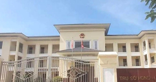 Chủ nhà hàng viết đơn tố văn phòng huyện nợ 'tiền tiếp khách'