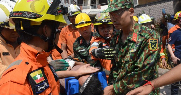 Nóng: Lực lượng cứu hộ Việt Nam ở Myanmar giải cứu 1 nạn nhân động đất còn sống