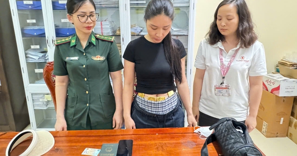 Người phụ nữ quấn 4 kg vàng ở bụng, không khai báo khi qua cửa khẩu quốc tế