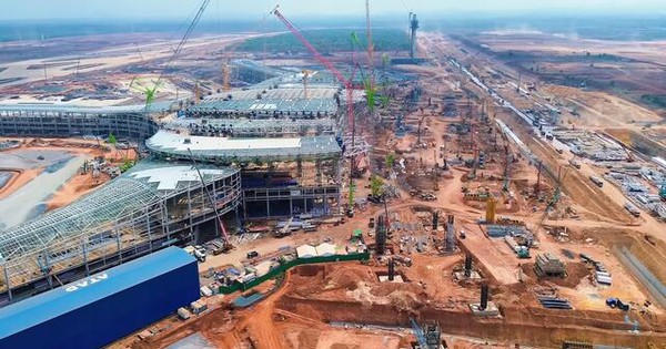Dự án đẳng cấp nhất Việt Nam sau 5 tháng xin lùi tiến độ, 3 lần nhận tối hậu thư từ Thủ tướng: Gói thầu quan trọng sắp về đích, 10.000 người đang tăng tốc