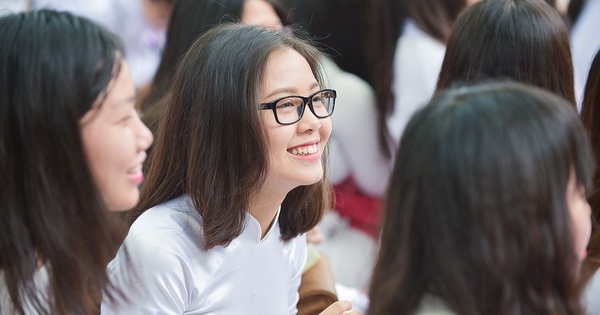 Năm nay, lần đầu tiên trong lịch sử, kỳ thi tốt nghiệp THPT có tới 2 đề thi: Vì sao lại thế?