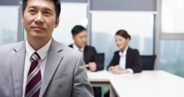 Chuyên gia tâm lý: Lãnh đạo cấp càng cao kết nối càng bị thực dụng, đây là bài học giao tiếp khôn khéo “chạm nhẹ, không ồn”