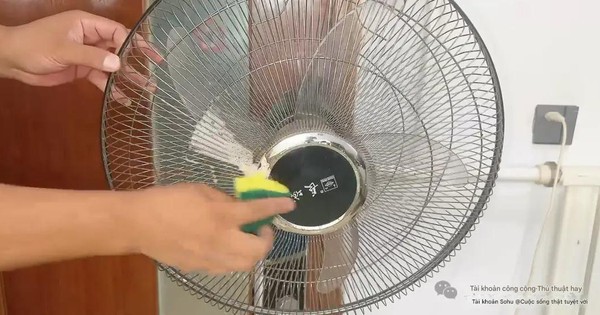 5 phút vệ sinh quạt điện không cần tháo khung, phụ nữ cũng làm "ngon lành", sạch bong như mới