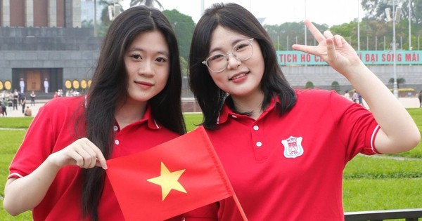 Đại học Y Hà Nội cấm sinh viên mặc váy ngắn, áo trễ cổ, quần jeans rách