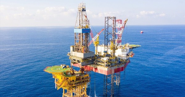 Bất chấp Saudi Aramco trì hoãn hợp đồng 30 giàn khoan, PV Drilling tăng kế hoạch vốn đầu tư XDCB lên 2.300 tỷ đồng, mua thêm 1 giàn khoan tự nâng