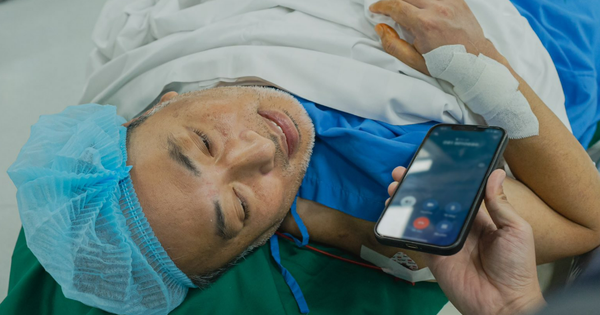 Tình trạng của đạo diễn Nguyễn Quang Dũng sau khi bị nhồi máu cơ tim, nhập viện phẫu thuật gấp