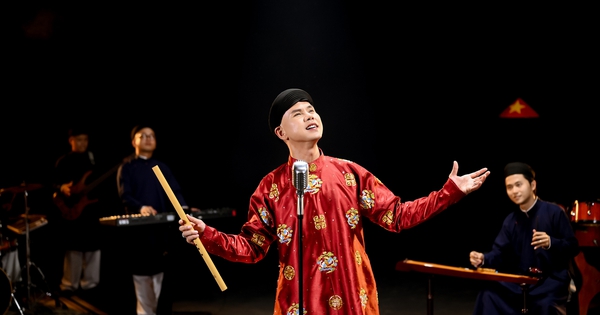 Lý do Phan Đinh Tùng làm mới "Một vòng Việt Nam" kết hợp với bộ sưu tập nhạc cụ truyền thống