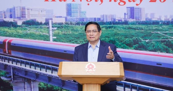 Thủ tướng: Không thay đổi mục tiêu khởi công dự án Lào Cai - Hà Nội - Hải Phòng trong năm 2025 và đường sắt tốc độ cao Bắc - Nam trong năm 2026