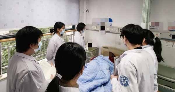 Người phụ nữ bị nhiễm trùng huyết nguy kịch vì sử dụng giấy vệ sinh