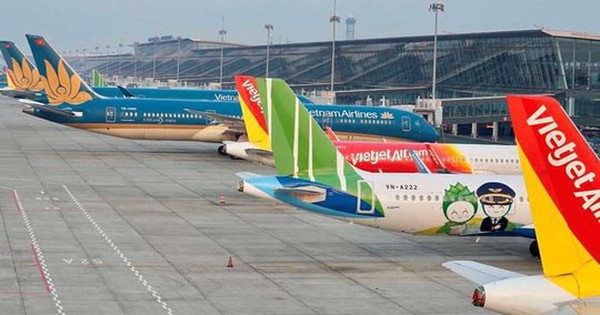 Người dân bay Vietnam Airlines và Vietjet Air tại Nội Bài chú ý: Cải tiến mới rút ngắn thời gian làm thủ tục, tăng khả năng thông qua
