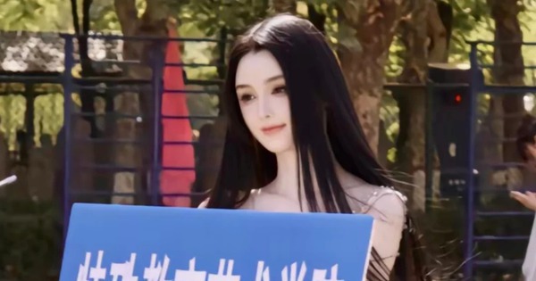 Mỹ nữ khiếm thính cầm biển khiến cả MXH bùng nổ, “song trùng” của Phạm Băng Băng sao?