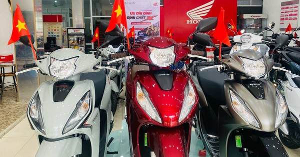 Loạt xe máy giảm sốc dịp lễ 30/4-1/5: Honda Vision, Yamaha PG-1, SH… bán dưới mức đề xuất, có chiếc chỉ 26 triệu đồng