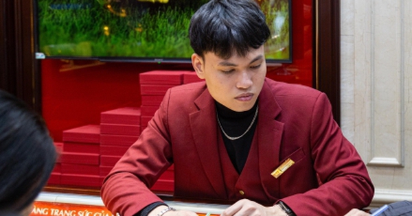 Lãi đậm sau hơn 1 tháng mua vàng, nhiều người chốt lời