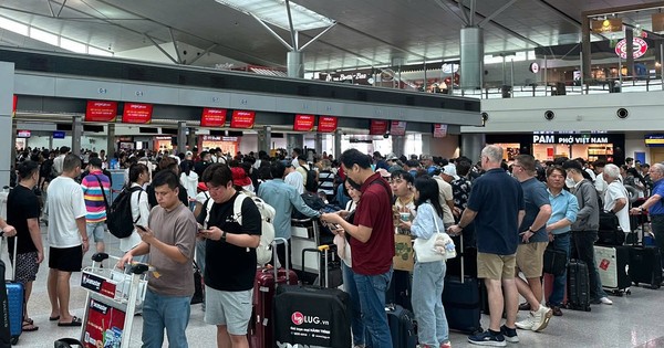 Cao điểm 30/4-1/5: Có ngày 770 chuyến bay đến/đi từ Tân Sơn Nhất