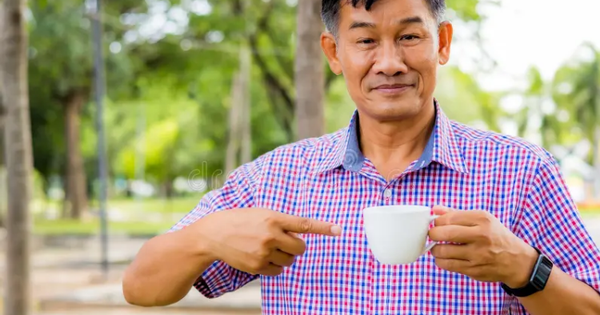 3 loại nước là “vua rút cạn canxi” nhưng nhiều người vẫn mê: Uống càng nhiều xương càng giòn, dễ gãy