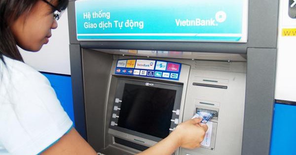 Khách hàng VietinBank rút tiền tại ATM chú ý: Thấy màn hình hiển thị nội dung này, cần đổi ngay mã PIN mới để tránh bị lộ thông tin, mất tiền tài khoản