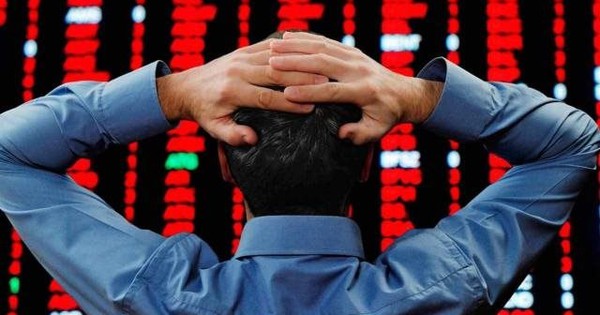Cổ phiếu dệt may, thủy sản đồng loạt giảm sàn sau công bố thuế đối ứng của Tổng thống Donald Trump