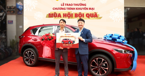 Ô tô Mazda CX-5 trị giá hơn 1 tỷ đã được trao cho khách hàng may mắn của Vietbank
