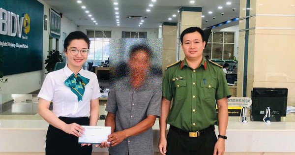 Người đàn ông chuyển tiền vào STK 8640052108 của một công ty, nhân viên BIDV thấy bất thường liền báo công an, tạm khoá chiều ghi nợ