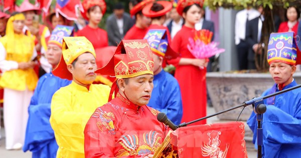 Phú Thọ dừng lễ hội, hoạt động dâng hương các Vua Hùng vẫn diễn ra