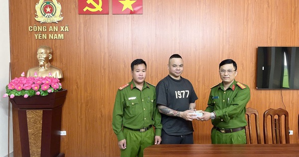 Không xác định được người đã chuyển khoản 180 triệu vào tài khoản cá nhân, người phụ nữ Hà Nam liền báo công an xã nhờ xác minh thông tin