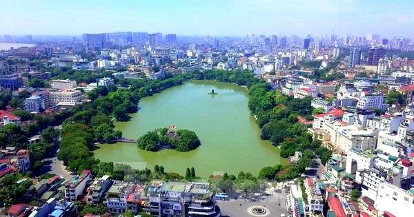 Toàn cảnh không gian quanh hồ Gươm trước khi cải tạo, mở không gian công cộng