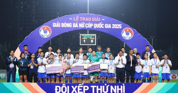 CLB Thái Nguyên T&T được phó chủ tịch Đỗ Vinh Quang thưởng nóng 500 triệu đồng