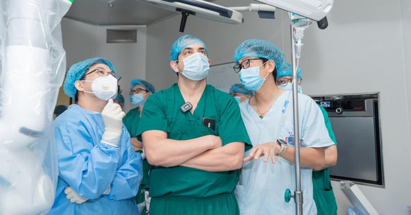 Đề xuất tăng phụ cấp mổ, tiền trực cho nhân viên y tế