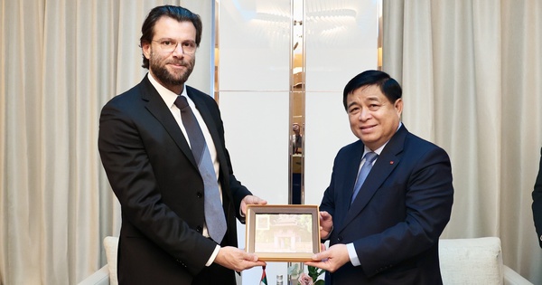 Phó Thủ tướng rất mong muốn Tập đoàn UAE cùng thực hiện một mục tiêu dành cho 1 triệu doanh nghiệp, 5 triệu hộ kinh doanh Việt Nam