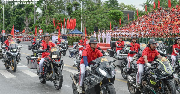 Dàn mô tô 'khủng' tham gia diễu hành, mừng 70 năm Giải phóng Hải Phòng