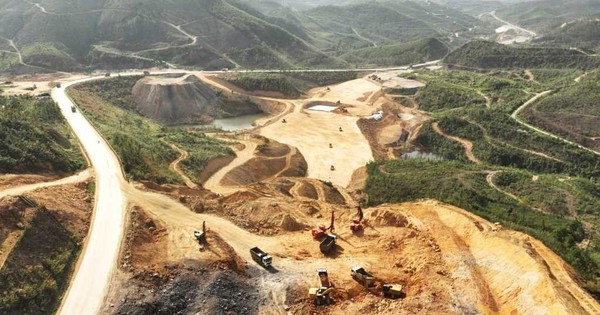 "Đại công trường" dự án gần 2.000 tỷ nối liền hai thành phố: Hạ dốc, cắt cua, hạ nền 30 mét