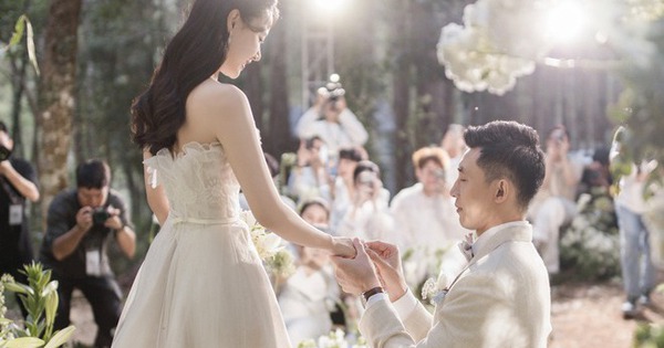 Đám cưới kín bưng của phú bà - tổng tài Vbiz: Khách mời tham dự phải ra "ám hiệu", bại lộ vì 1 sự cố không ai ngờ