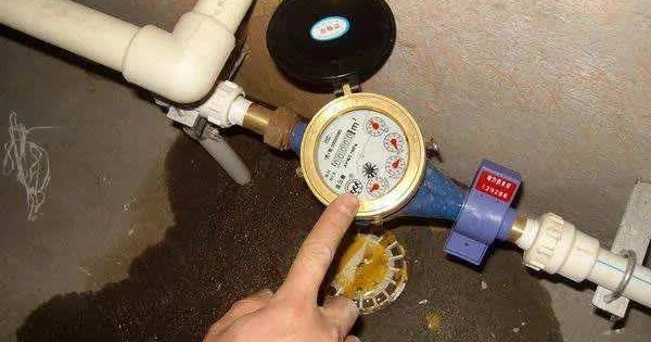 Chuyển đến nhà mới 18 ngày, người phụ nữ nhận hóa đơn tiền nước 140 triệu đồng, yêu cầu kiểm tra thì được thông báo: Đã làm đúng quy trình