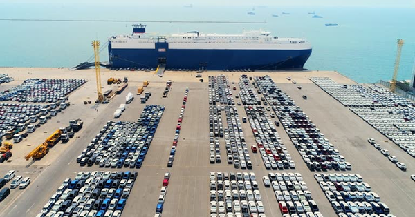 “Thủy quái” của láng giềng Việt Nam lập kỷ lục thế giới mới: dài 228m, rộng 37m, bắt đầu đi đến châu Âu