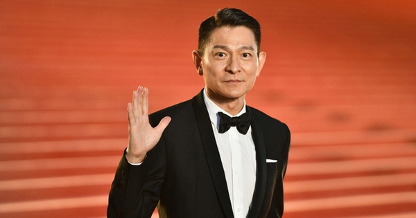 51 tuổi mới có con, nam diễn viên giờ nuôi con thành "ái nữ đắt giá nhất showbiz", soi số tiền học thêm mà toát mồ hôi