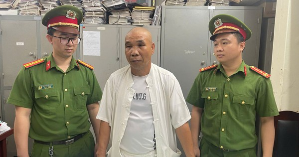 Bắt tạm giam Nguyễn Văn Phượng