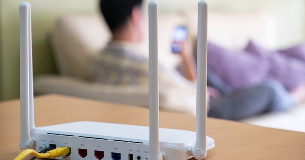 Đặt bộ phát Wifi ở vị trí này, chẳng trách mạng vừa kém, vừa chập chờn: Rất nhiều nhà đang làm!