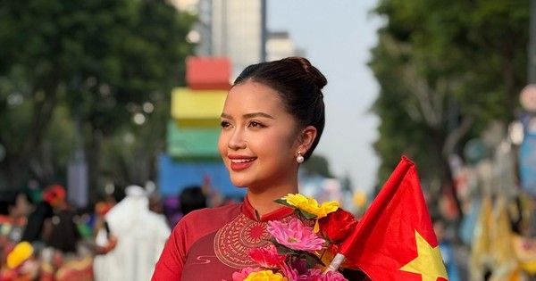 Một người đẹp đi diễu hành trở nên viral khắp MXH, nụ cười trên sóng trực tiếp đánh bại mọi loại thể loại camera