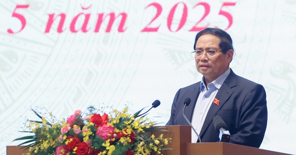 Thủ tướng: Quyết tâm giải ngân 100% vốn đầu tư công năm 2025
