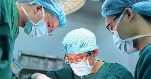 Đau tay suốt 9 năm, cô gái 23 tuổi bất ngờ phát hiện mắc ung thư