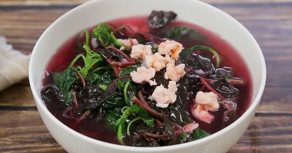 Loại rau luộc lên có nước "đỏ như máu" nhưng lại giúp đẹp da, diệt ung thư và viêm nhiễm