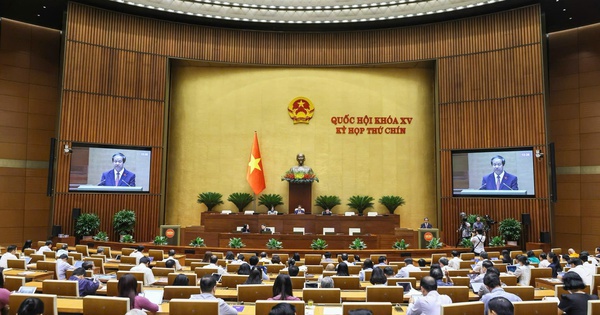 Miễn học phí cho học sinh công lập cả nước, học sinh tư thục được hỗ trợ