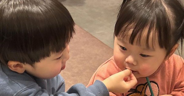 Khi nhà có thêm em nhỏ, người lớn tuyệt đối tránh nói với con lớn 7 câu "đại kỵ" này
