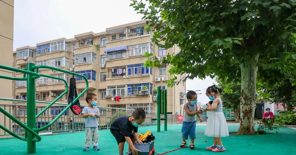 "Con chị trộm đồ của con tôi" - người mẹ nghe xong làm một việc khiến người phụ nữ phải cúi đầu hổ thẹn