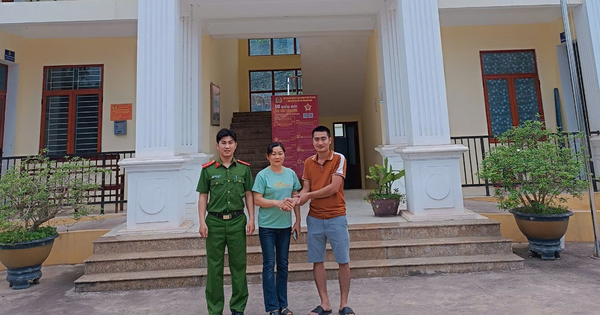Sau khi có tài khoản lạ chuyển tiền, người phụ nữ liên tục nhận chuyển khoản thêm 10K kèm số điện thoại 0983245xxx, phải vội báo công an xã