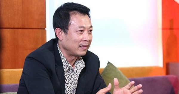 Nam nghệ sĩ là ông chủ ở Mỹ: Ký séc trả thẳng lương 1 cây vàng